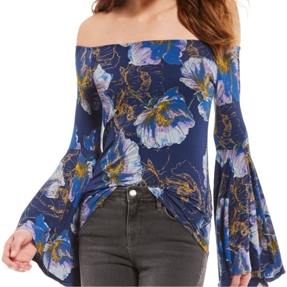 Free People We The Free Printed Birds Of Paradise Top in Navy - Picture 4 of 16
